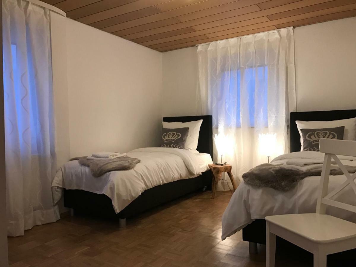 Ferienhaus Vier Jahreszeiten Bad Urach Esterno foto