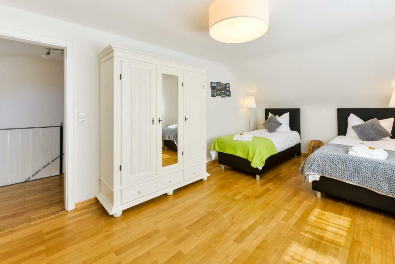 Ferienhaus Vier Jahreszeiten Bad Urach Esterno foto