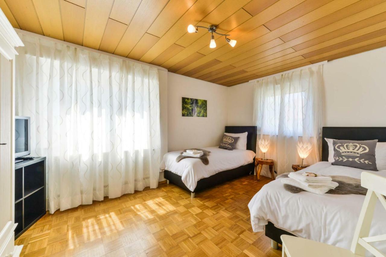 Ferienhaus Vier Jahreszeiten Bad Urach Esterno foto